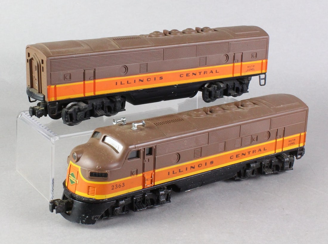 Lionel 2363 Illinois Central Diesel Set F AB Units: Lionel 2363 Illinois Central Diesel Set F AB Units. Minimal wear.
