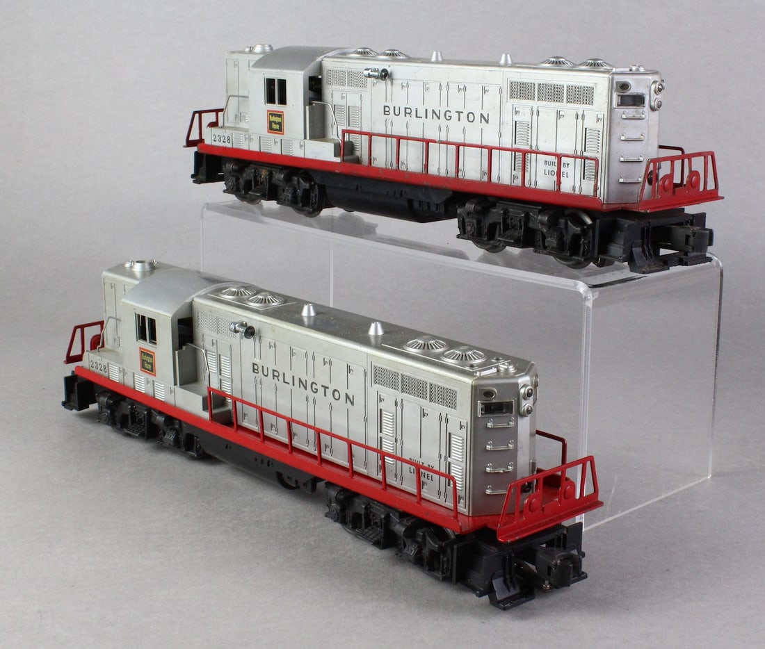 Lionel 2338 Burlington Route GP-7 Diesel Pair: Lionel O gauge 2338 Burlington Route GP-7 diesel switcher locomotives, very good.