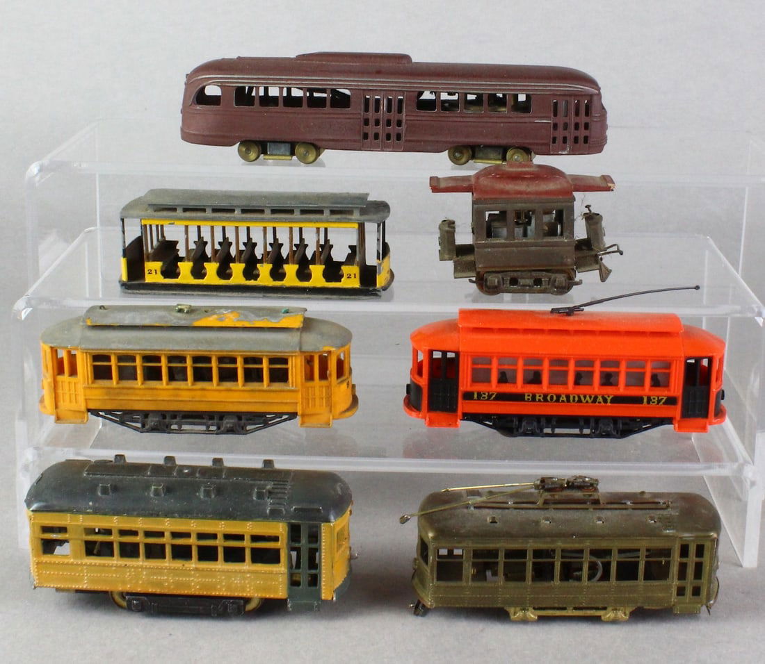 7 Brass and Plastic HO Powered Trolleys (1 of 3)