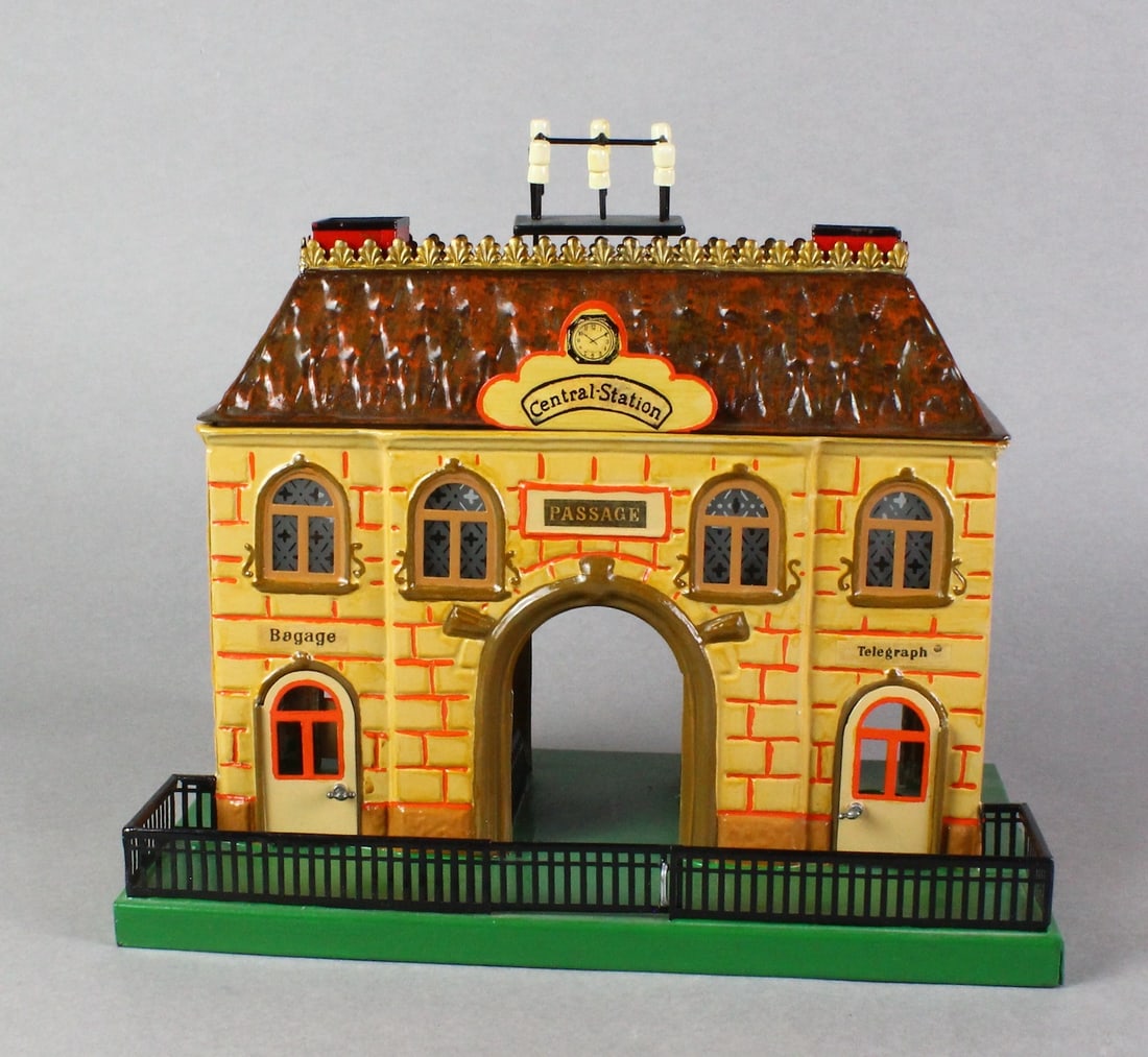 Marklin German Tin Central Station - 6