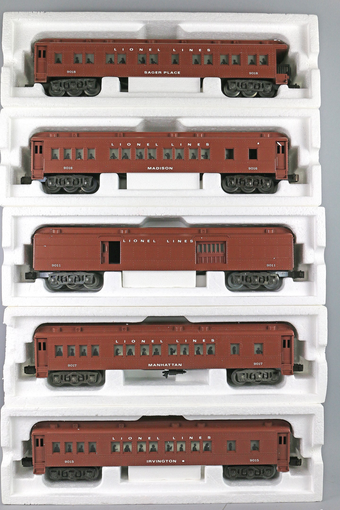 Lionel Madison Car Lot in Box: Lionel Madison Car Lot in Box, 9011, 9015, 9016, 9017, 9018
