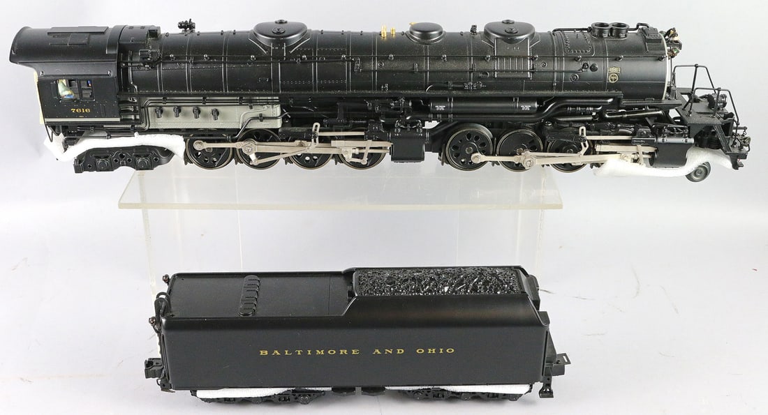 Lionel Baltimore & Ohio EM1 2884 in Box Never Run: Lionel Baltimore & Ohio EM1 Steam Locomotive and Tender #2884 Box Never Run