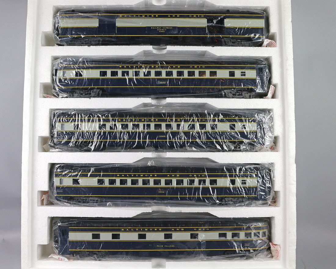 MTH 70 Scale Streamline Pass Set Box Never Run: MTH 70 Scale Streamline Pass Set Box Never Run