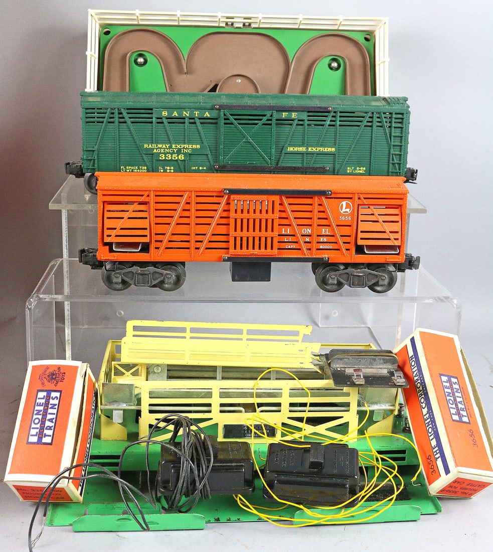 Lionel 3356, 3656 Lot: Lionel 3356, 3656 Lot, Operating Horse and Cattle Cars