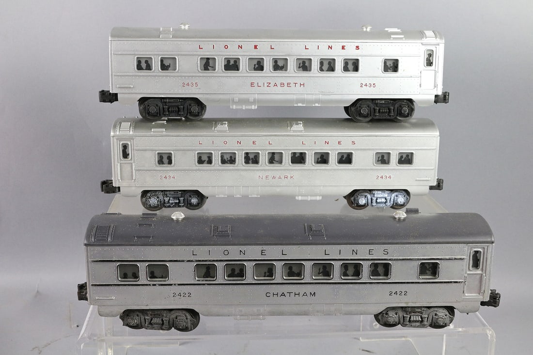 Lionel Passenger Car Lot (1 of 3)