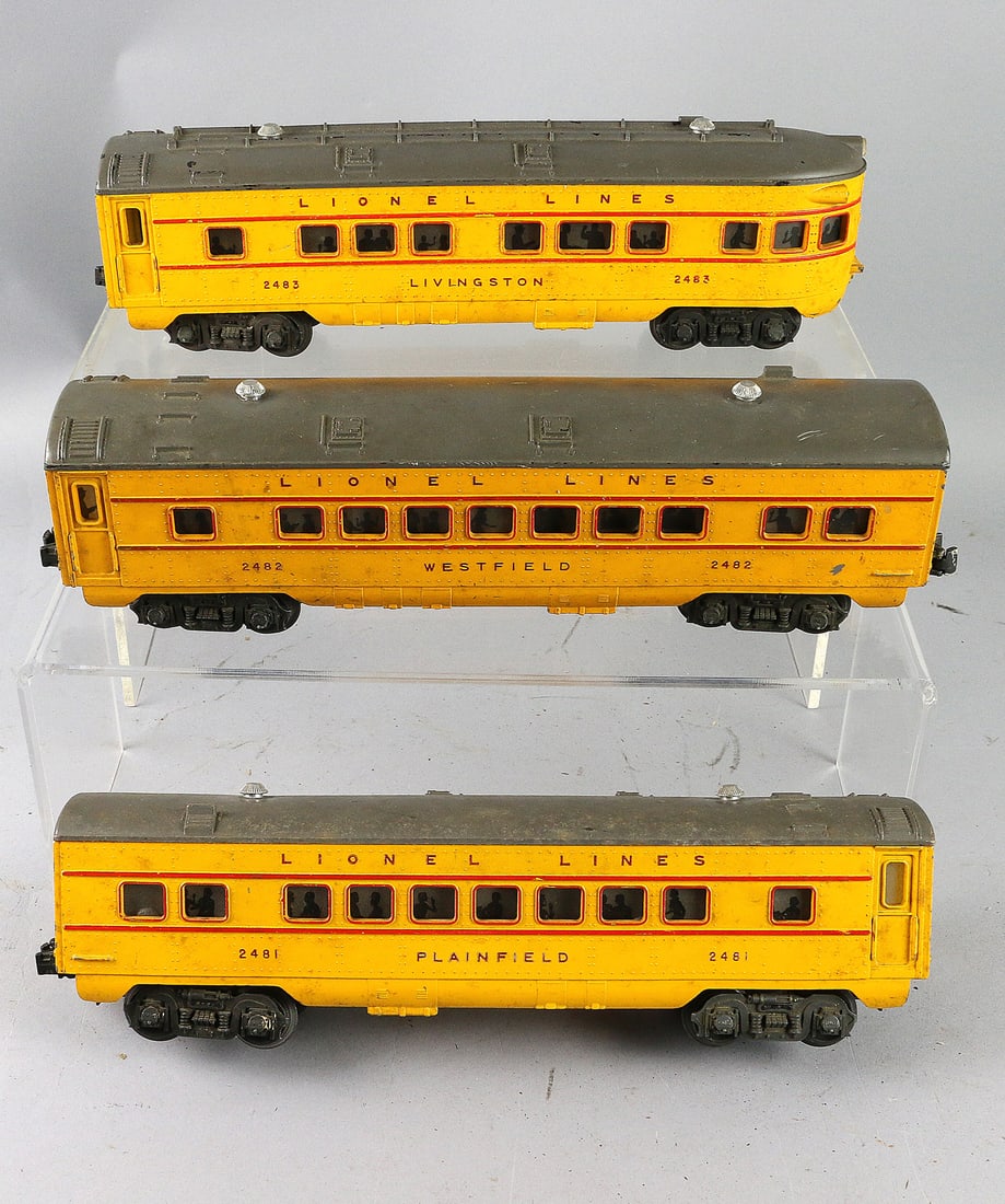 Lionel Pullman Lot (1 of 3)