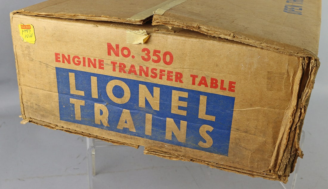 Lionel 350 Engine Transfer Table in Box: Lionel 350 Engine Transfer Table in Box