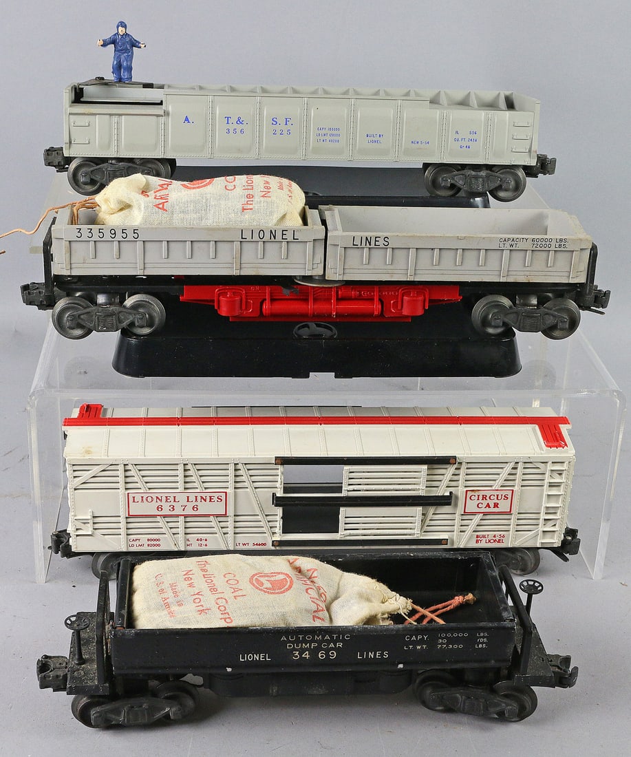 Lionel Operating Car Lot In Box (1 of 2)