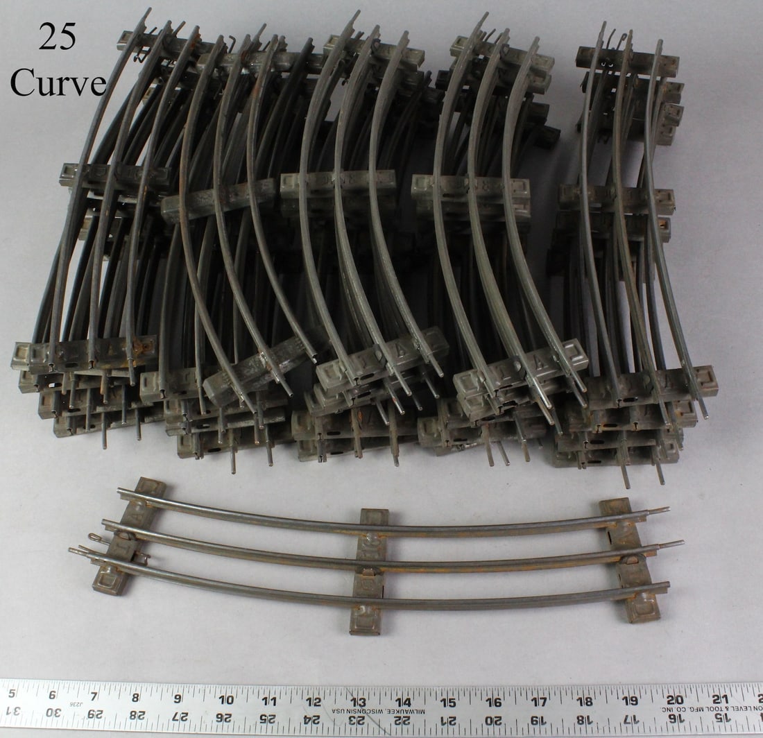 Marklin 1 Gauge 3 Rail Curve Track 25 Original: Marklin 1 Gauge 3 Rail Curve Track 25 Original