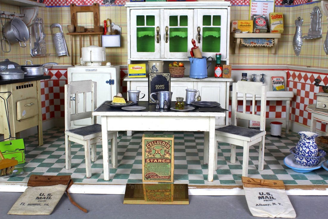 Museum- Doll House Kitchen Interior & Accessories - 8