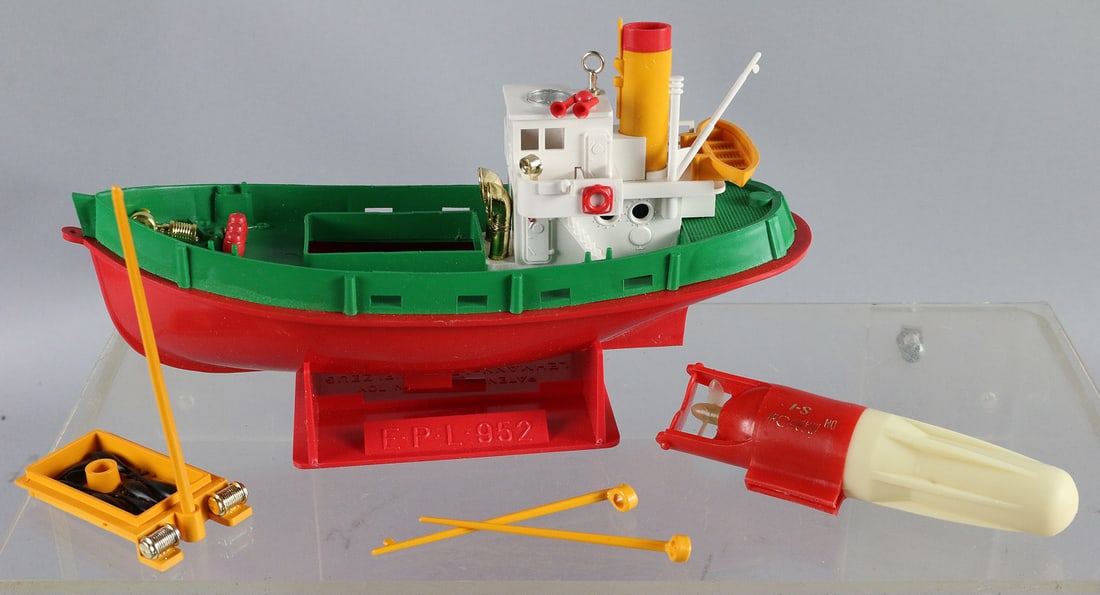 Lehmann 952 Deep Sea Fishing Vessel in Box (1 of 2)