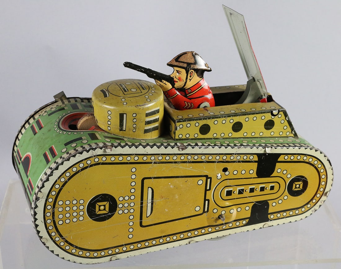 Marx Doughboy Tin Litho WWI Tank: Marx Doughboy Tin Litho WWI Tank, 10"