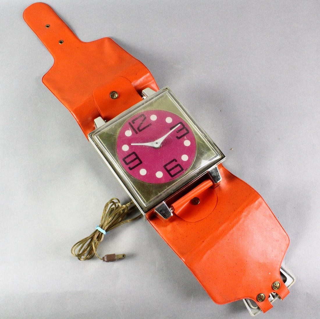 1960s Spartus Giant Wristwatch Clock: 1960s Spartus Giant Wristwatch Clock. Clock made as a giant wristwatch with 1960s style plastic band.