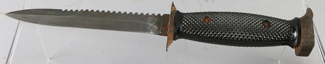 Imperial WWII Survival Knife (1 of 3)