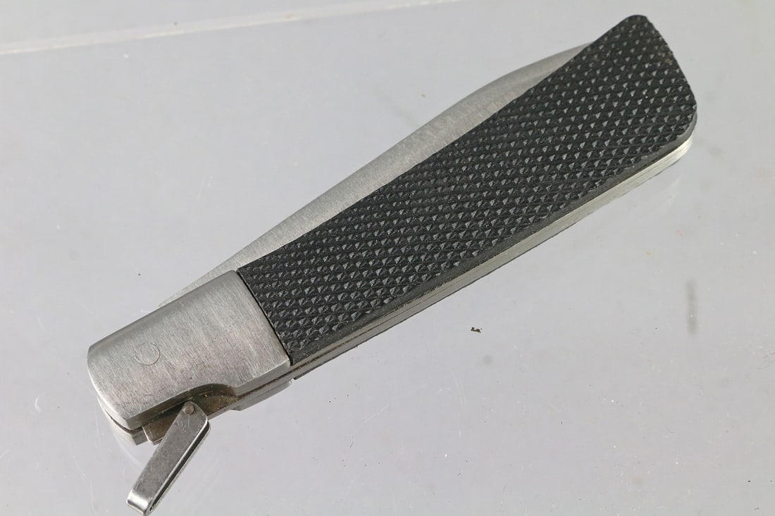 Leverlock Auto Knife - 2