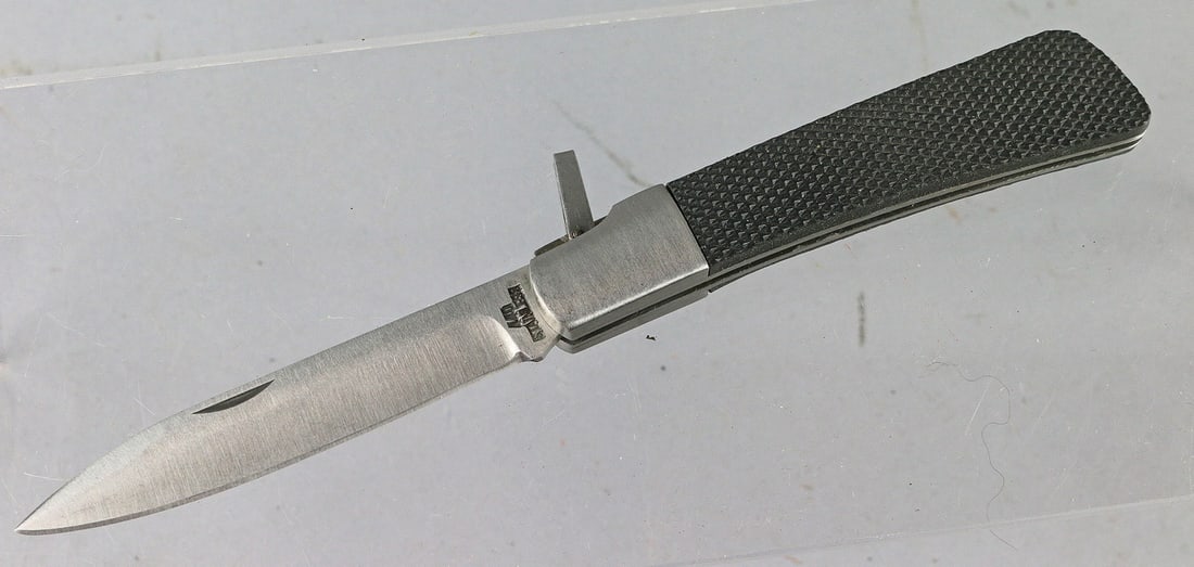 Leverlock Auto Knife - 3