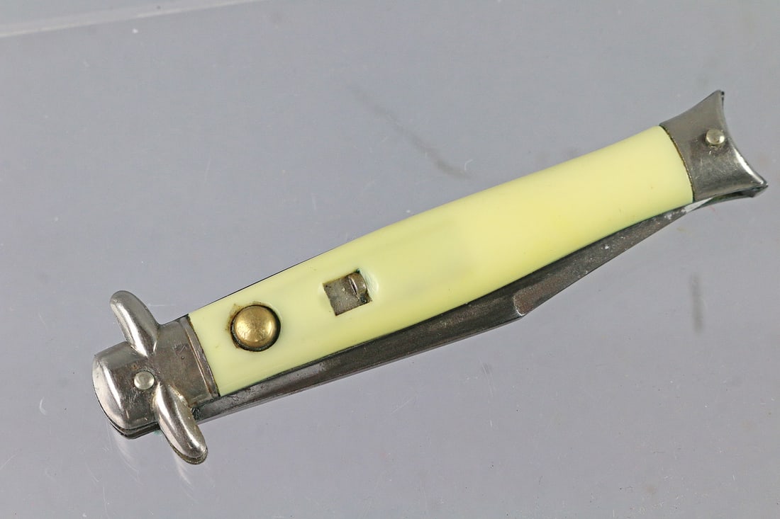 Shur Snap Colonial: Shur Snap Colonial, 3 1/2" blade , good snap