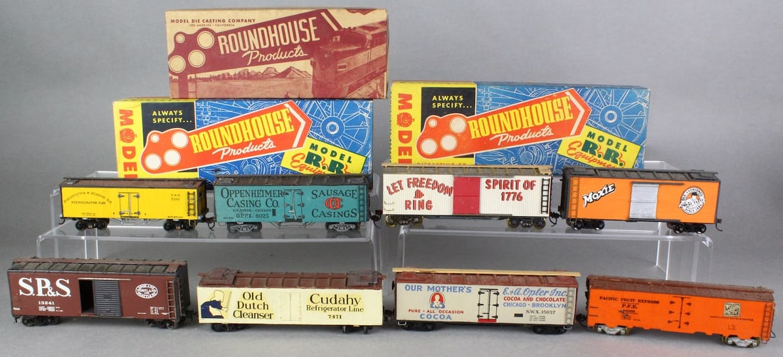 HO Built Wood Rolling Stock & Roundhouse Kits (1 of 4)