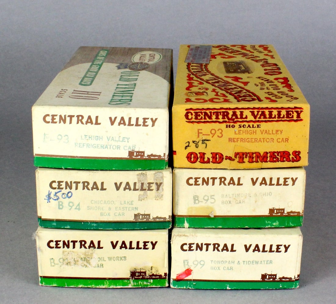 HO Central Valley Mint Kits in Box Rolling Stock (1 of 3)