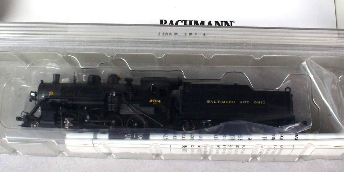 N-Scale Spectrum N 2-8-0 Consolidation Locomotive (1 of 4)