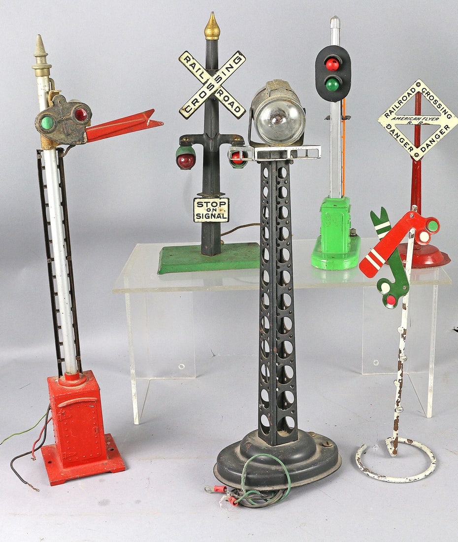 Lionel Pre War Signal Group (1 of 1)