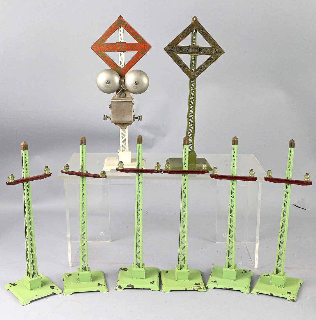 Lionel Pre War Signal Group (1 of 1)