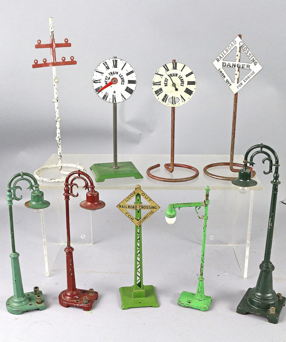 American Flyer Pre War Signal Group (1 of 1)