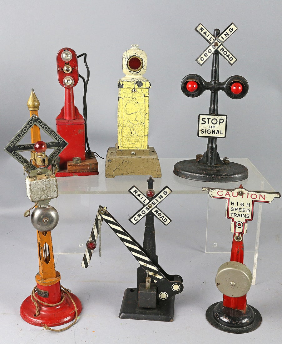 Lionel Pre War Signal Group (1 of 1)