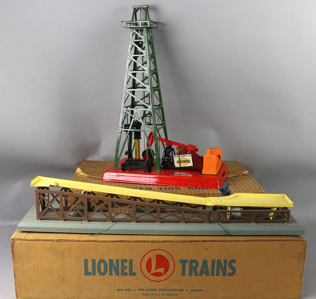 Lionel 362 Barrel Loader 455 Oil Derrick Boxes (1 of 2)