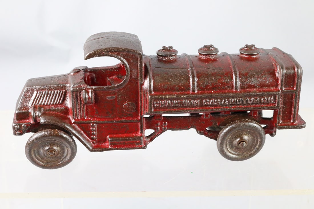 Champion Cast Iron Gas Truck: Champion Cast Iron Gas Truck, 8 inches large, orig paint