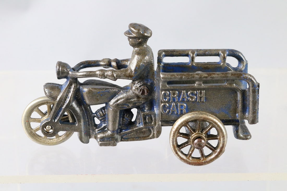 Hubley Crash Car Cast Iron Cycle (1 of 3)