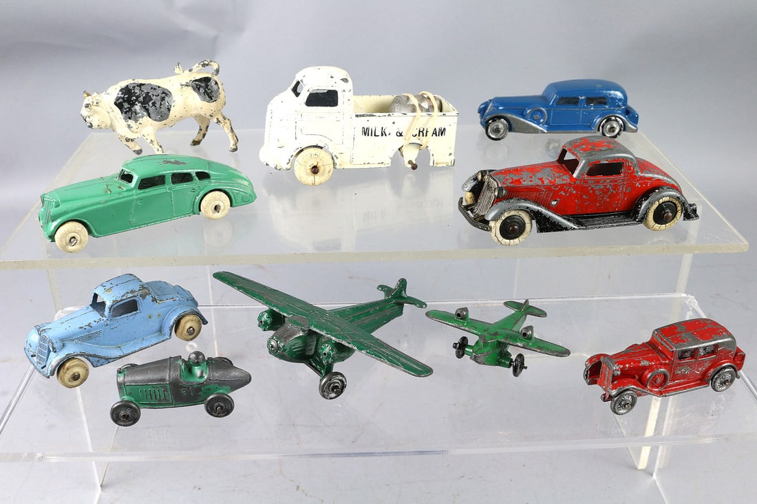 Tootsietoy Diecast Car Lot: Tootsietoy Diecast Car Lot of 10, 2,3,4 inches