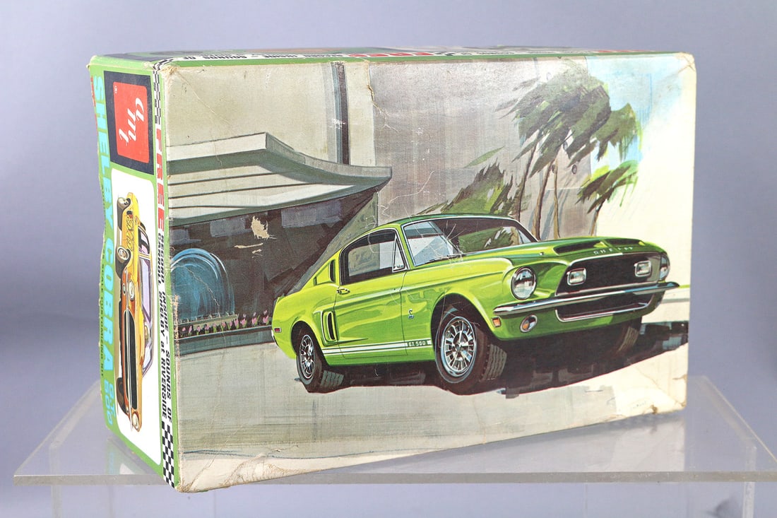 AMT Ford Shelby Cobra GT 500 Model (1 of 2)