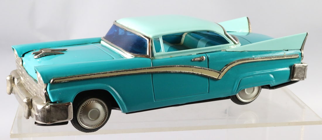 Japan Cadillac Large Tin Litho 1950s: Japan Cadillac Large Tin Litho 1950s, V8, 12 inches