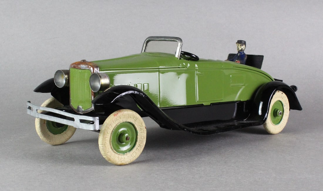 Kingsbury Convertible Coupe with Rumble Seat (1 of 6)