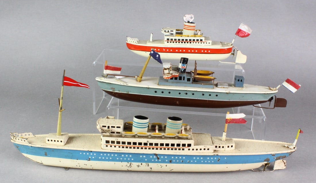 3 Arnold German Tin Ships (1 of 3)
