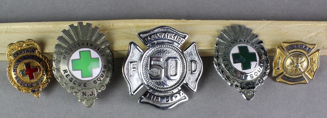 Mountainside NJ Badge Set w/Enamel Badges (1 of 3)