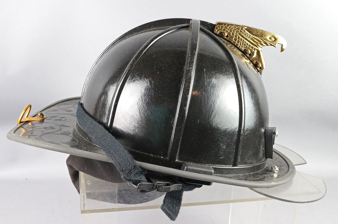 1971 Fire Helmet: 1971 Fire Helmet
