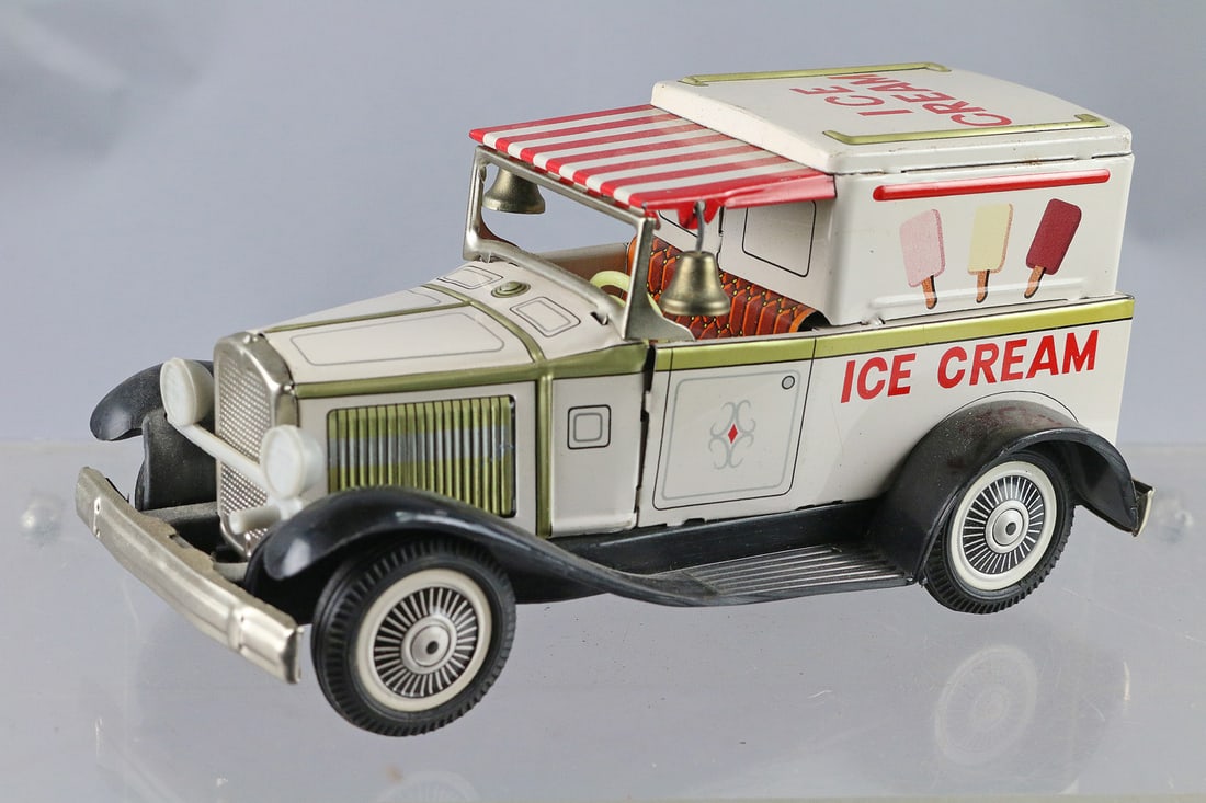 Bandai Good Humor Truck: Bandai Good Humor Truck, tin litho, Japan, 6 inches