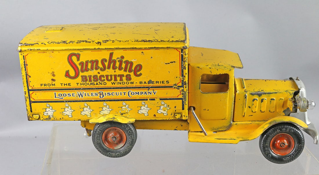 Metalcraft Sunshine Bisquit Truck: Metalcraft Sunshine Bisquit Truck, 12 inches