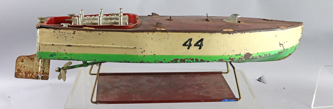 Lionel Speedboat on Stand (1 of 2)
