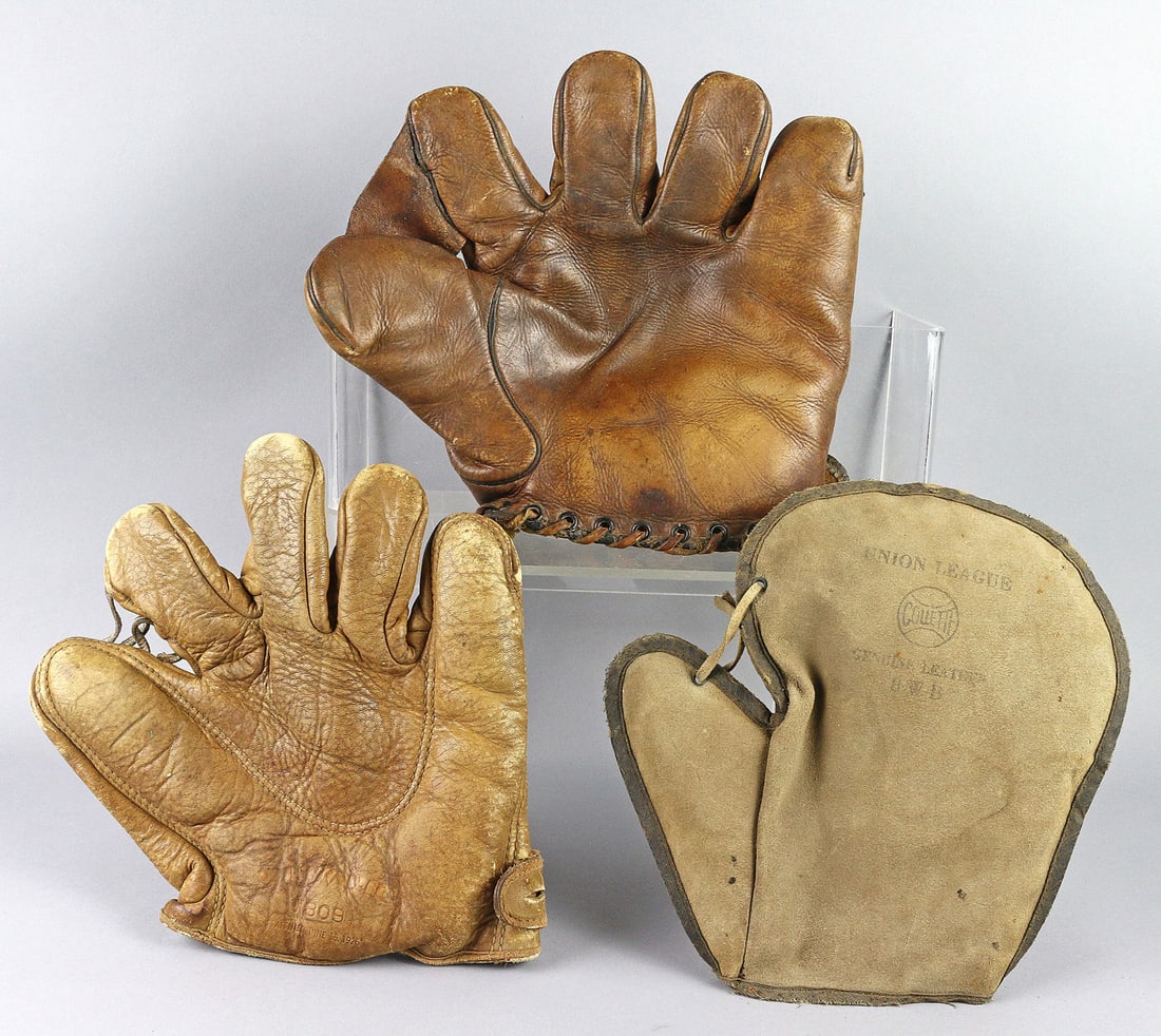 1940's Baseball Glove Lot: 1940's Baseball Glove Lot