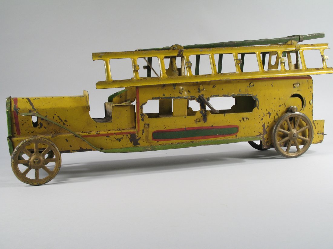 Dayton Tin Hill Climber Ladder Truck: Dayton Tin Hill Climber Ladder Truck, 19" long