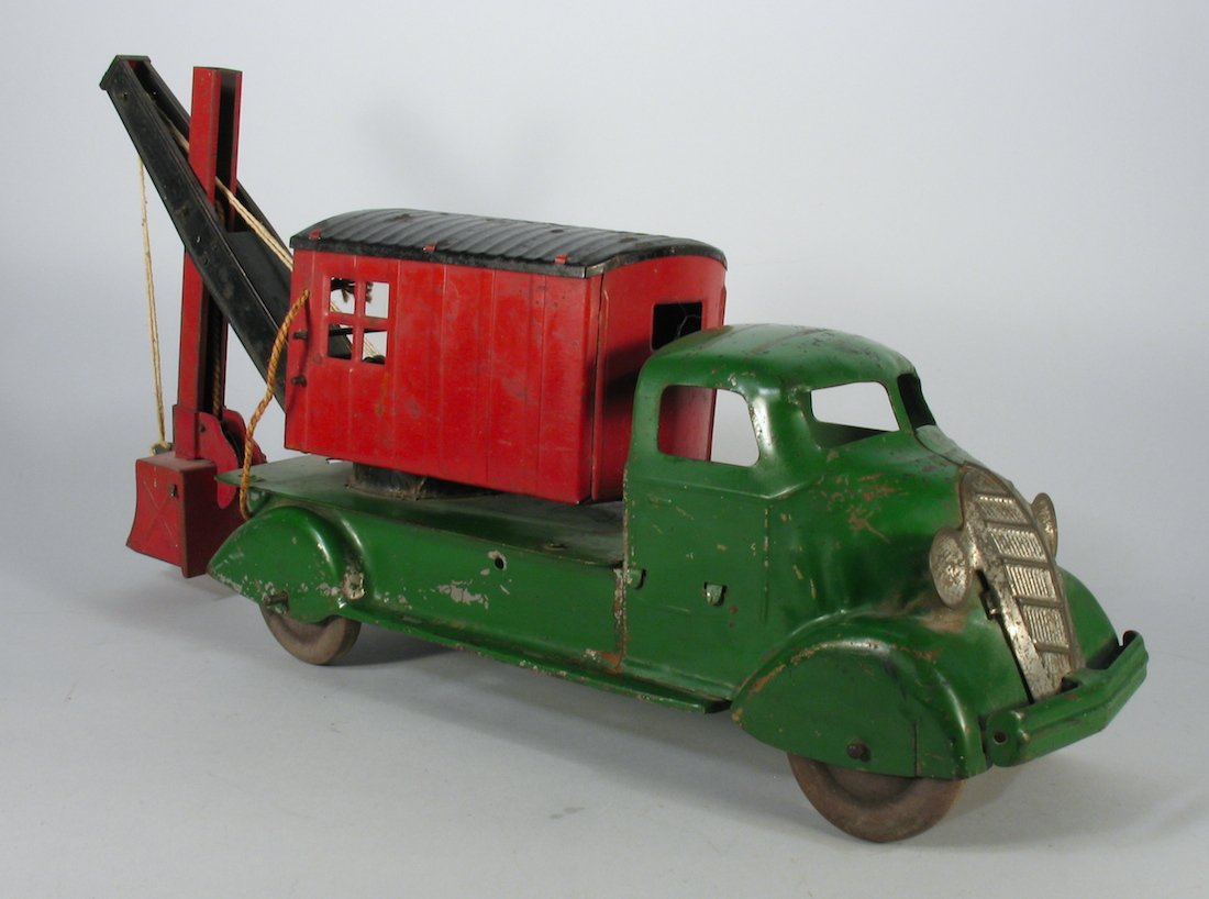 Buddy L Digger Truck Excavator: 1930s Buddy L Steam Shovel Excavator truck with working shovel. Scarce original truck with rotating shovel measures 16 inches long.