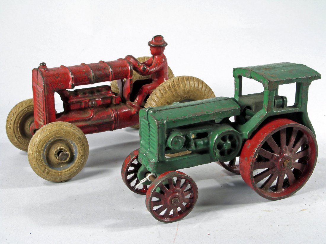 Arcade / Kilgore Cast Iron Tractor Lot: Arcade / Kilgore Cast Iron Tractor Lot, 2 tractors, 5" long