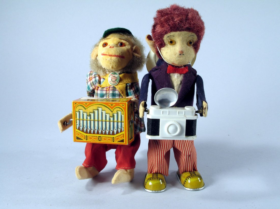 German / Japan Tin Wind Up Toys: German / Japan Tin Wind Up Toys, 6 and *' long, Accordian player works, Camera monkey works spotty
