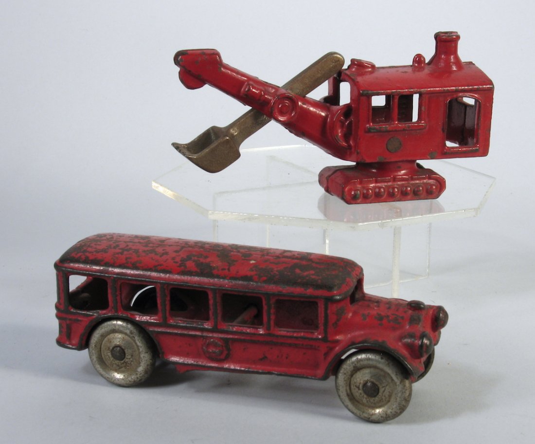 Hubley Cast Iron Stake Construction Crane and Bus (1 of 2)