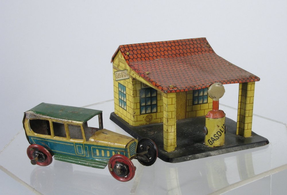 1920s Distler German Tin Gas Station and Car (1 of 2)