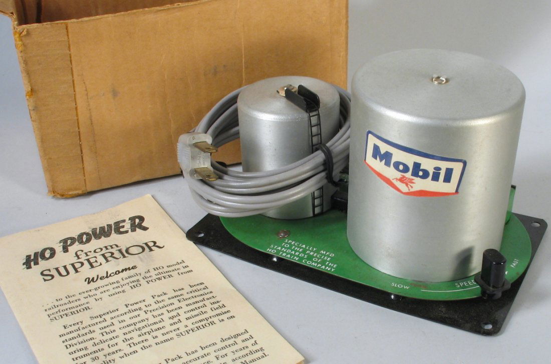 HO Trains Mobil Gas Tank Transformer in Box (1 of 3)