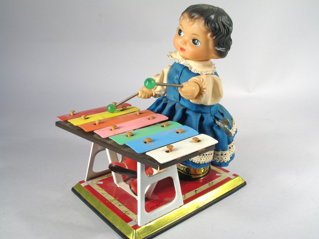 Xylophone Girl Tin Wind Up Red China (1 of 3)